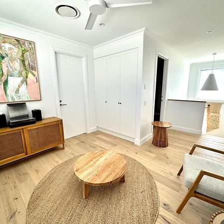 Unwind Guesthouse خليج بيرون المظهر الخارجي الصورة