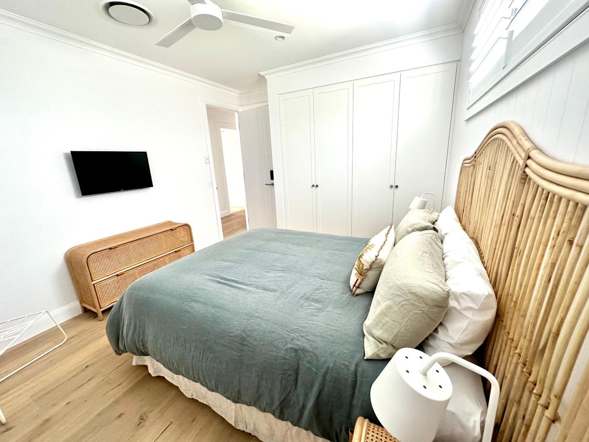 Unwind Guesthouse خليج بيرون المظهر الخارجي الصورة