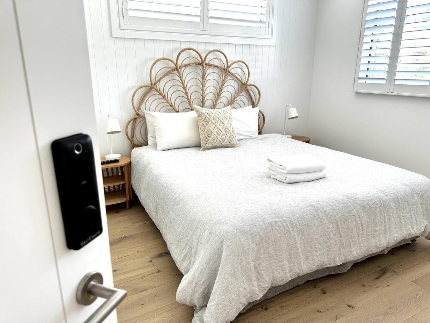 Unwind Guesthouse خليج بيرون المظهر الخارجي الصورة